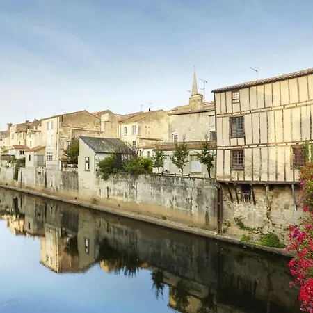Διαμέρισμα Le Cocon Du Centre - Duplex, Proche Du Marais Poitevin
